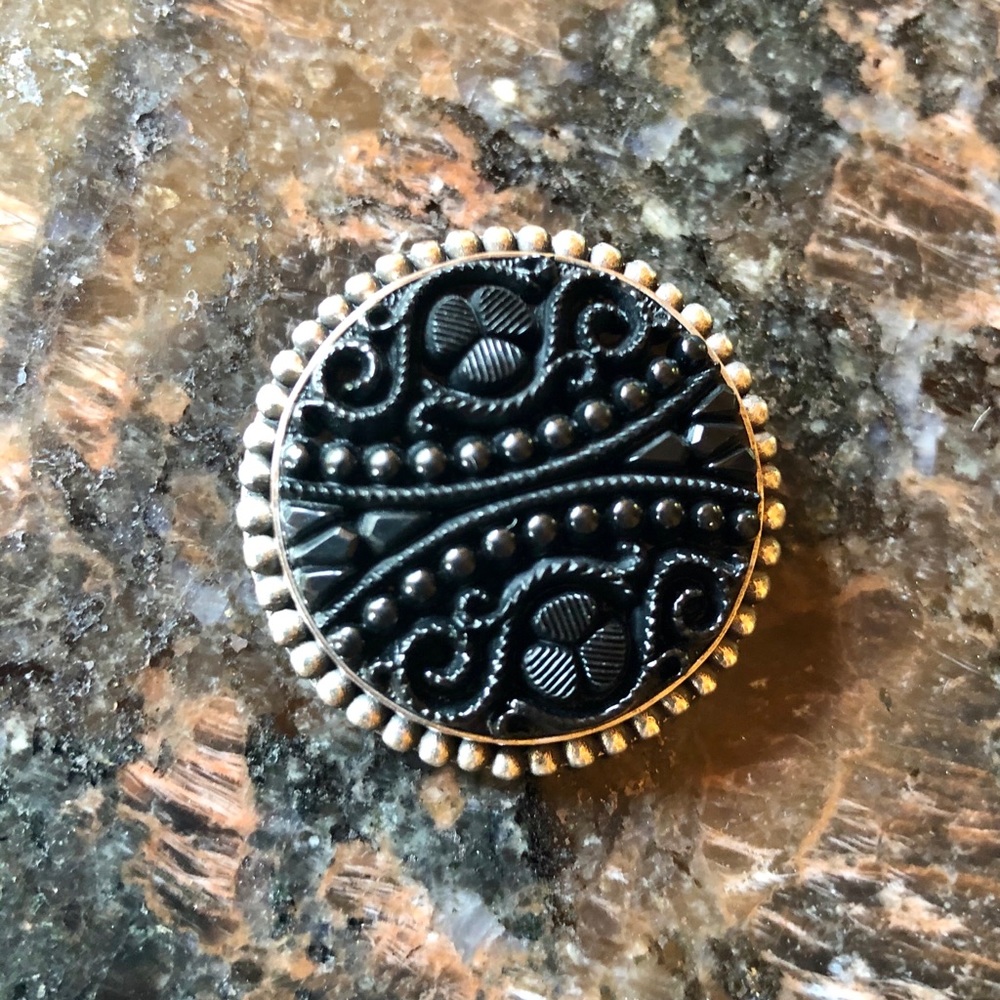 🆕Sterling Silver Black Pendant/Brooch